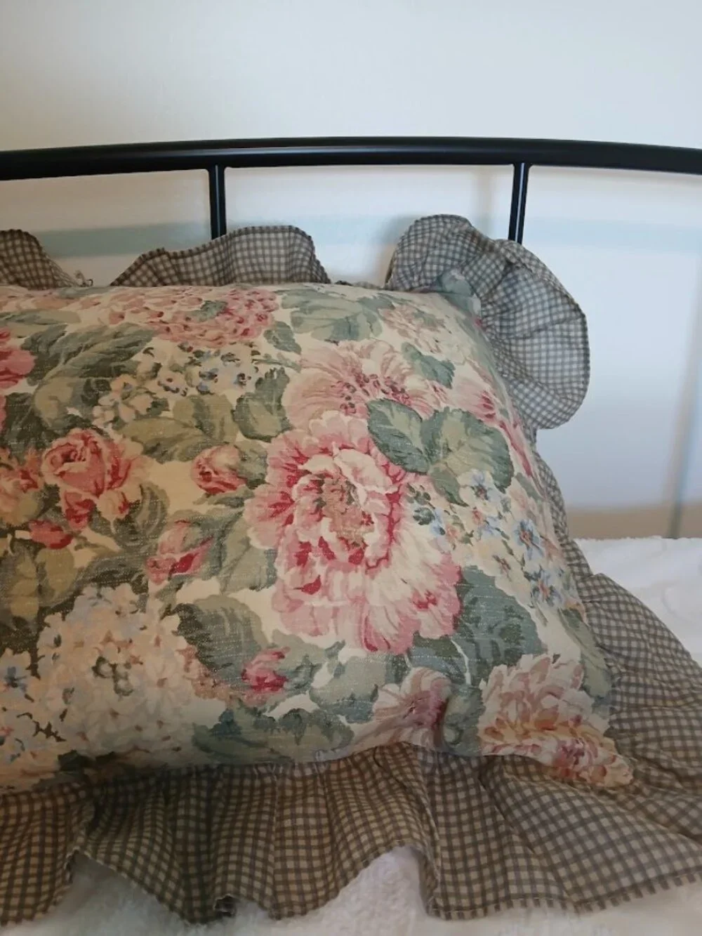 Vintage 90's Cottagecore Standard Size Floral Gingham Ruffled Pillow Sham Set